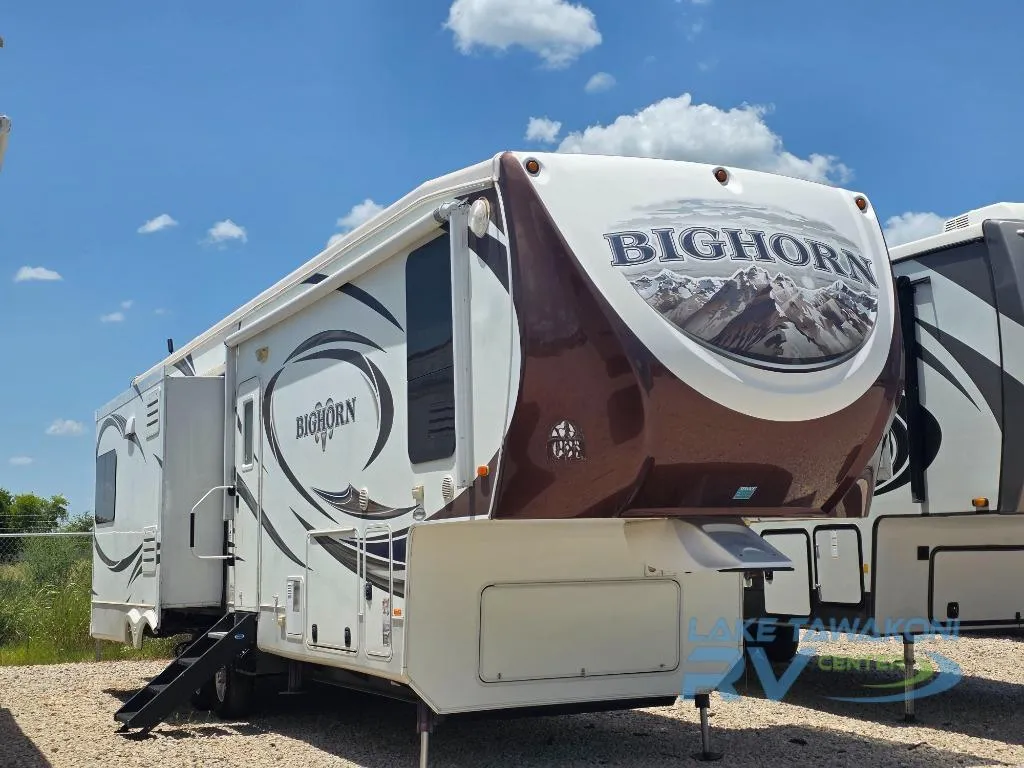 2014 Heartland Bighorn Used    3260 Elite - Main photo