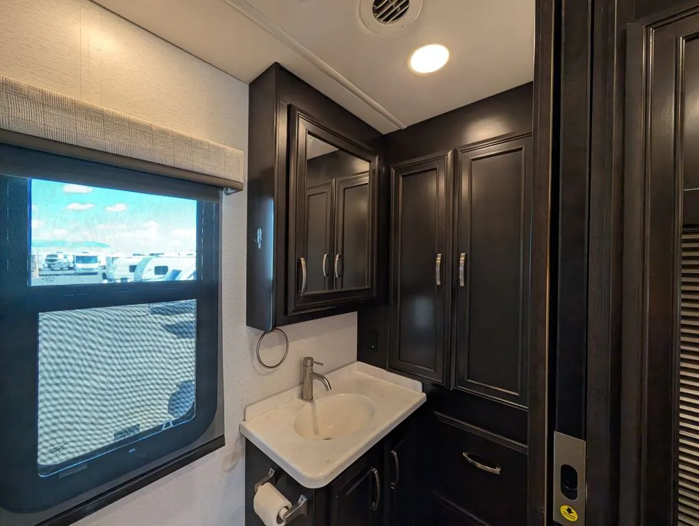 2023 Entegra Coach Accolade 37K, Photos photo 39