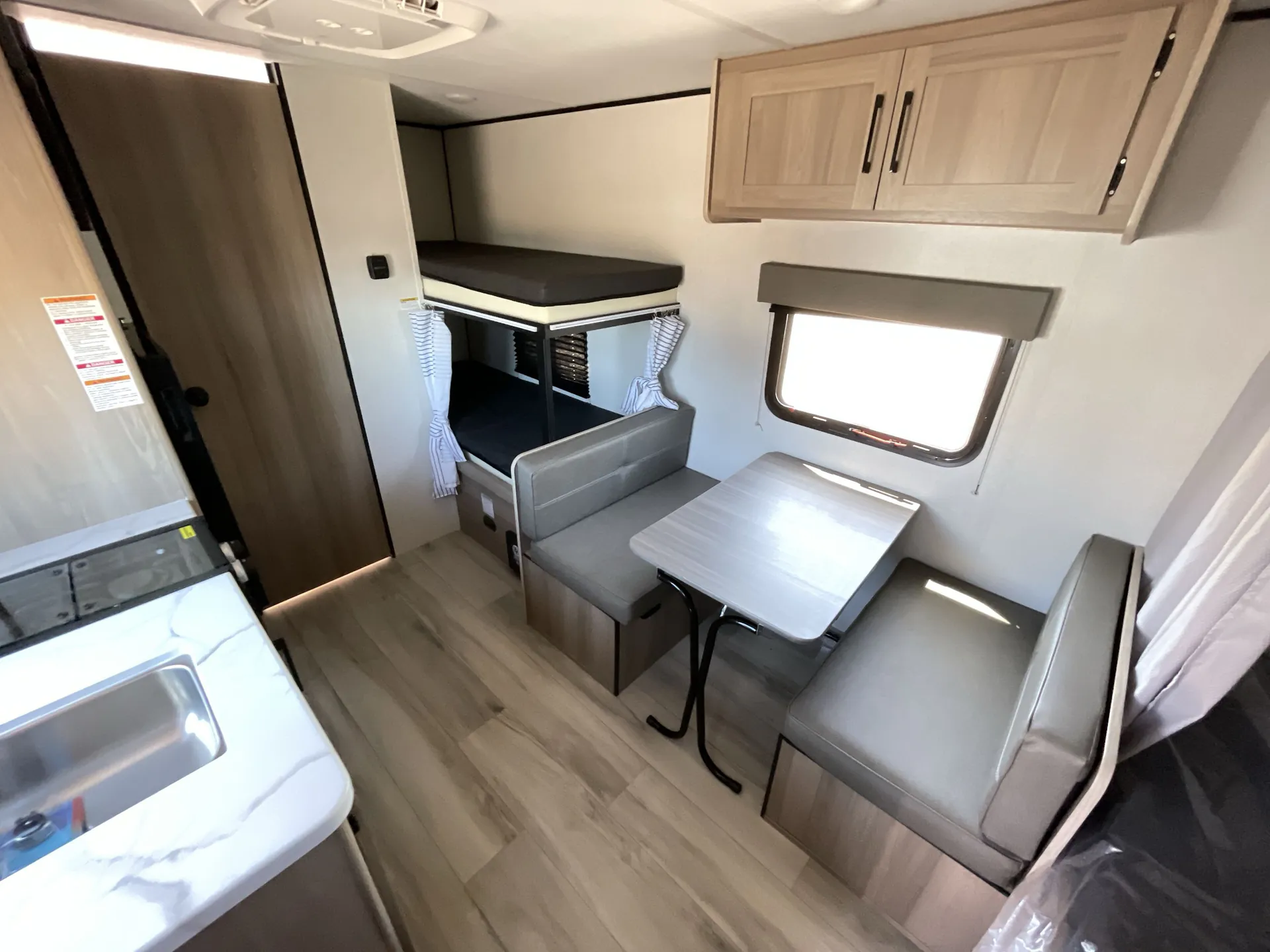 2025 Keystone Coleman Light 17BX — living area main