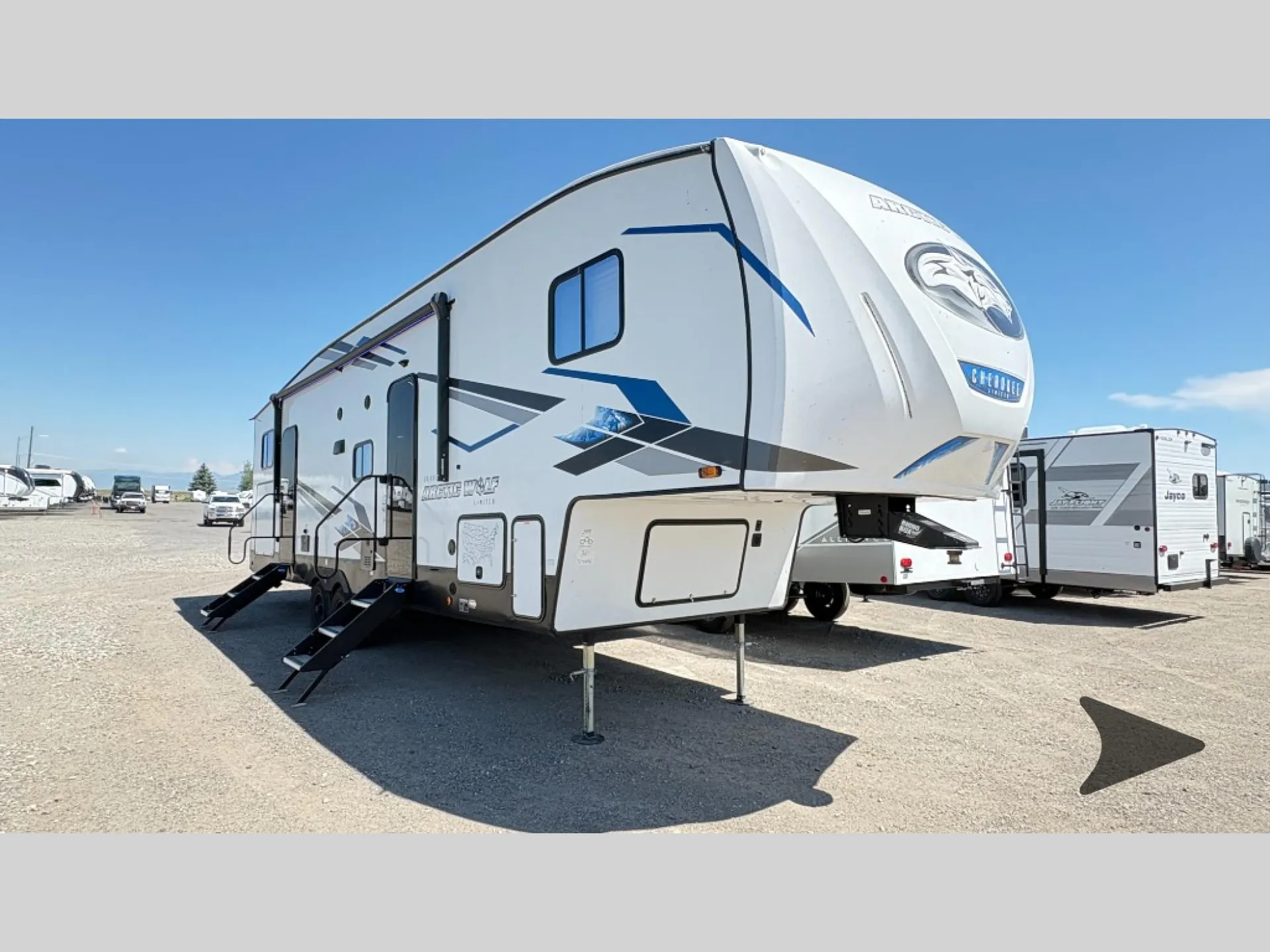 2024 Forest River Cherokee Arctic Wolf 321BH
