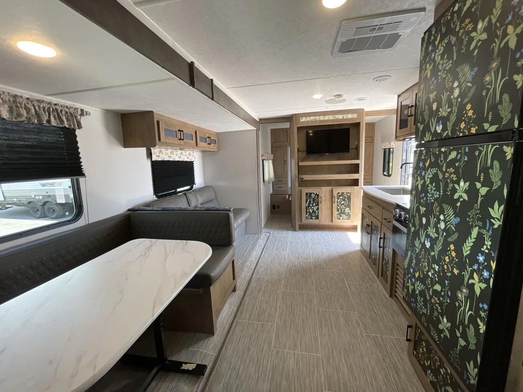 2024 Coachmen Freedom Express Select 31SE, Photos photo 6