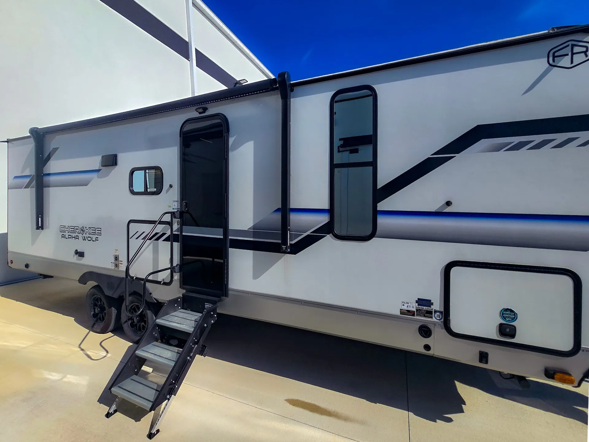 2025 Forest River Cherokee Alpha Wolf 23DBH - Photo 4