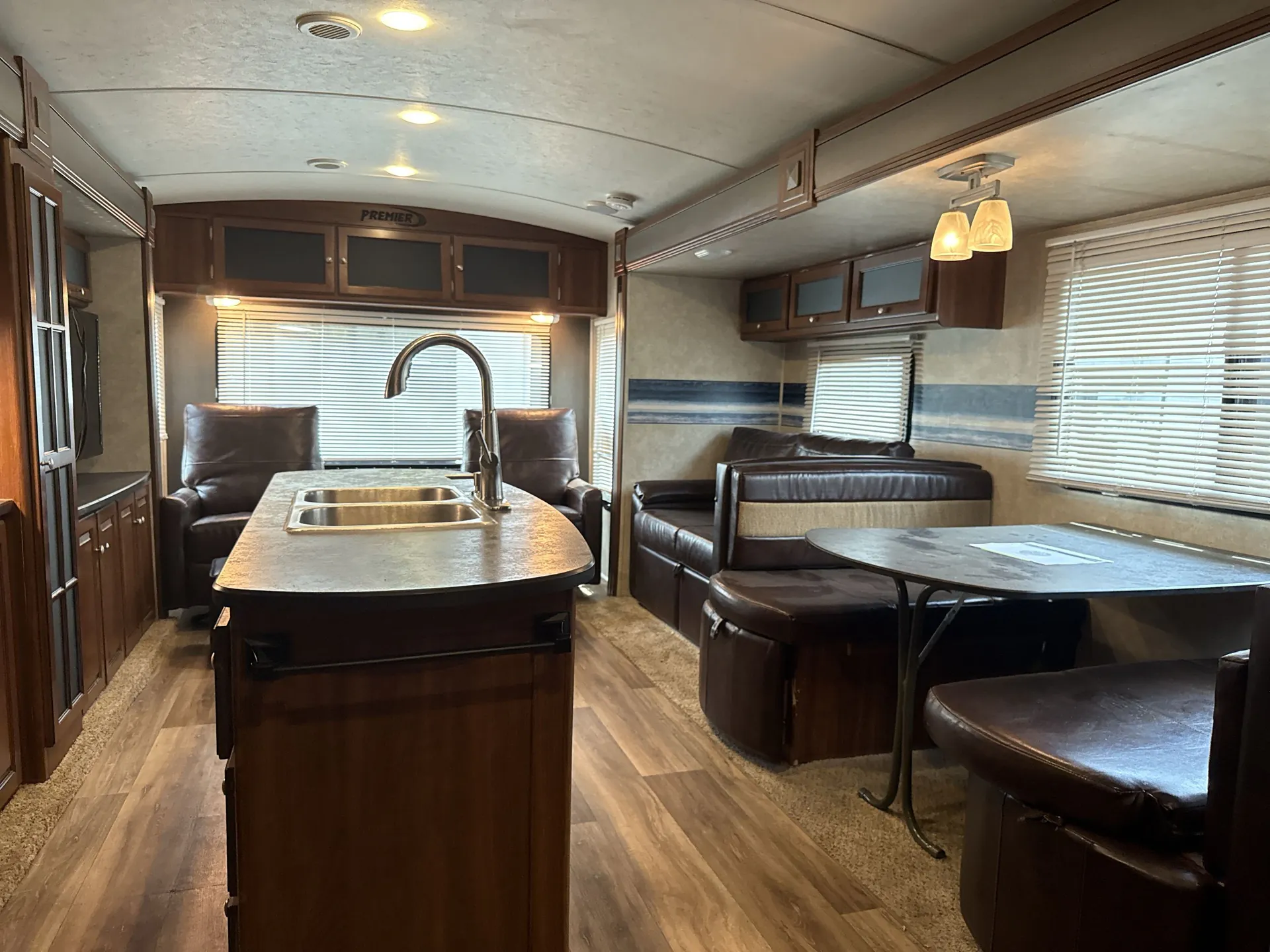 2015 Keystone Premier 30RIPR — living area main