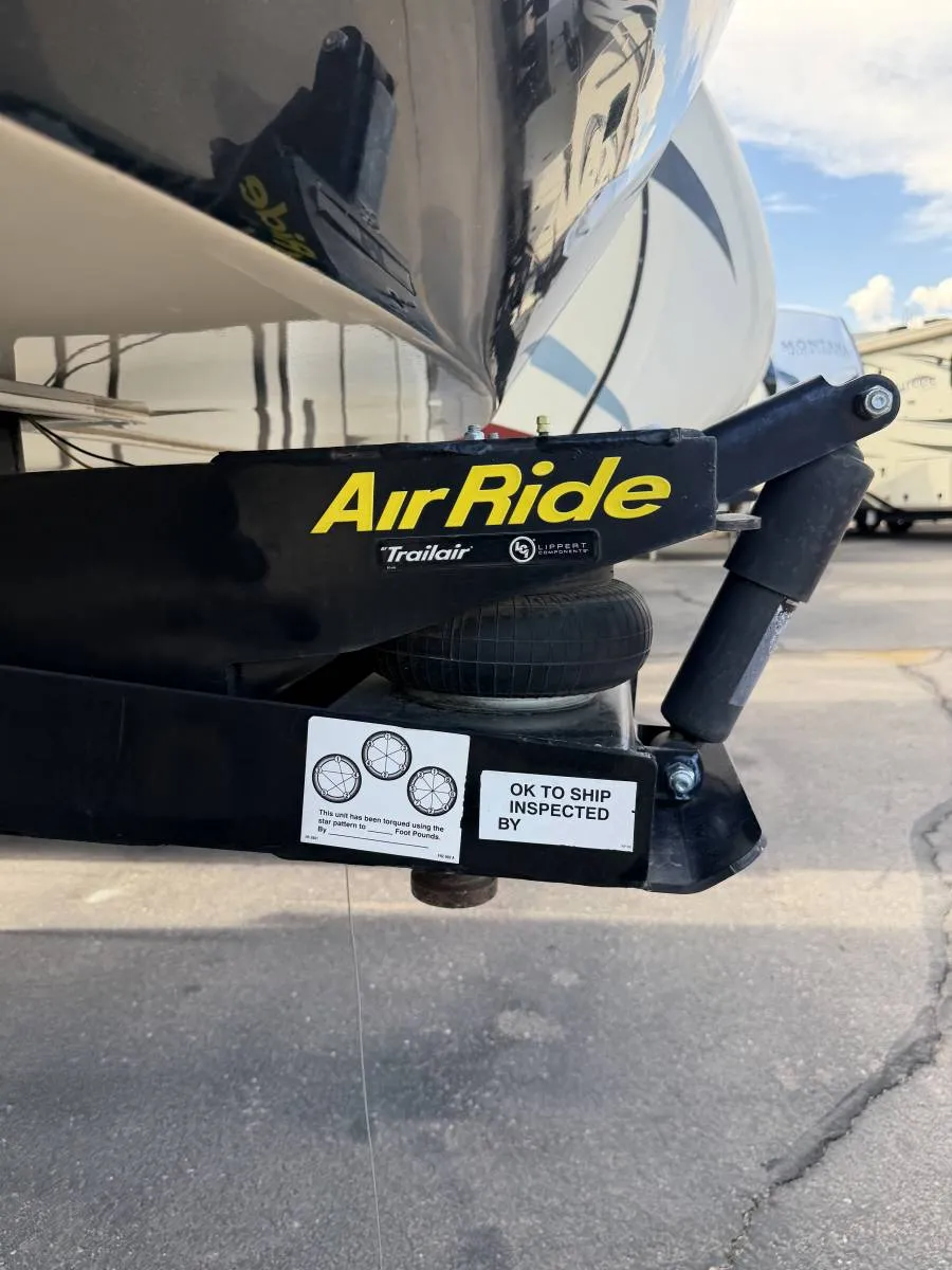 2019 Forest River Cedar Creek Champagne Edition 38EL, Photos photo 12
