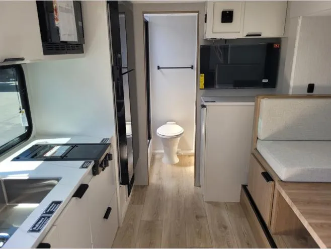 2026 Winnebago Micro Minnie 2108DS - Photo 3