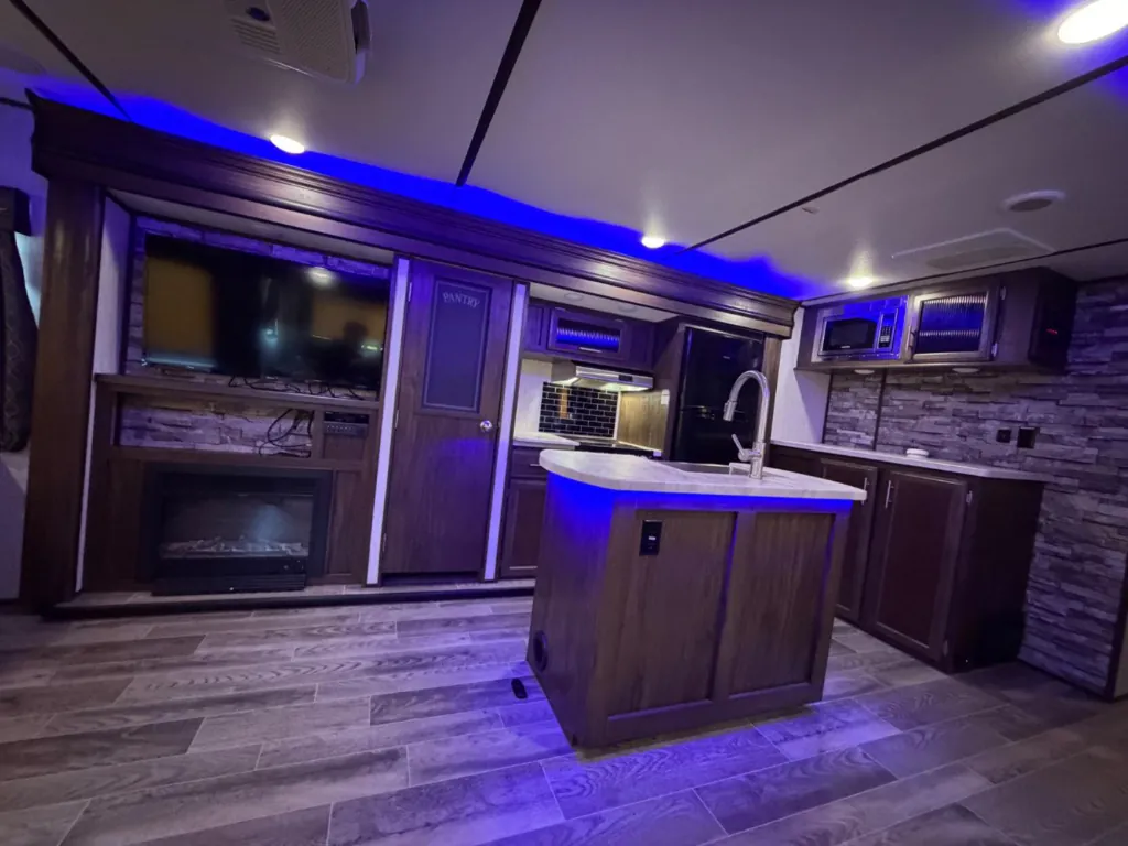 2019 Forest River Cherokee Alpha Wolf 26RL, Photos photo 7