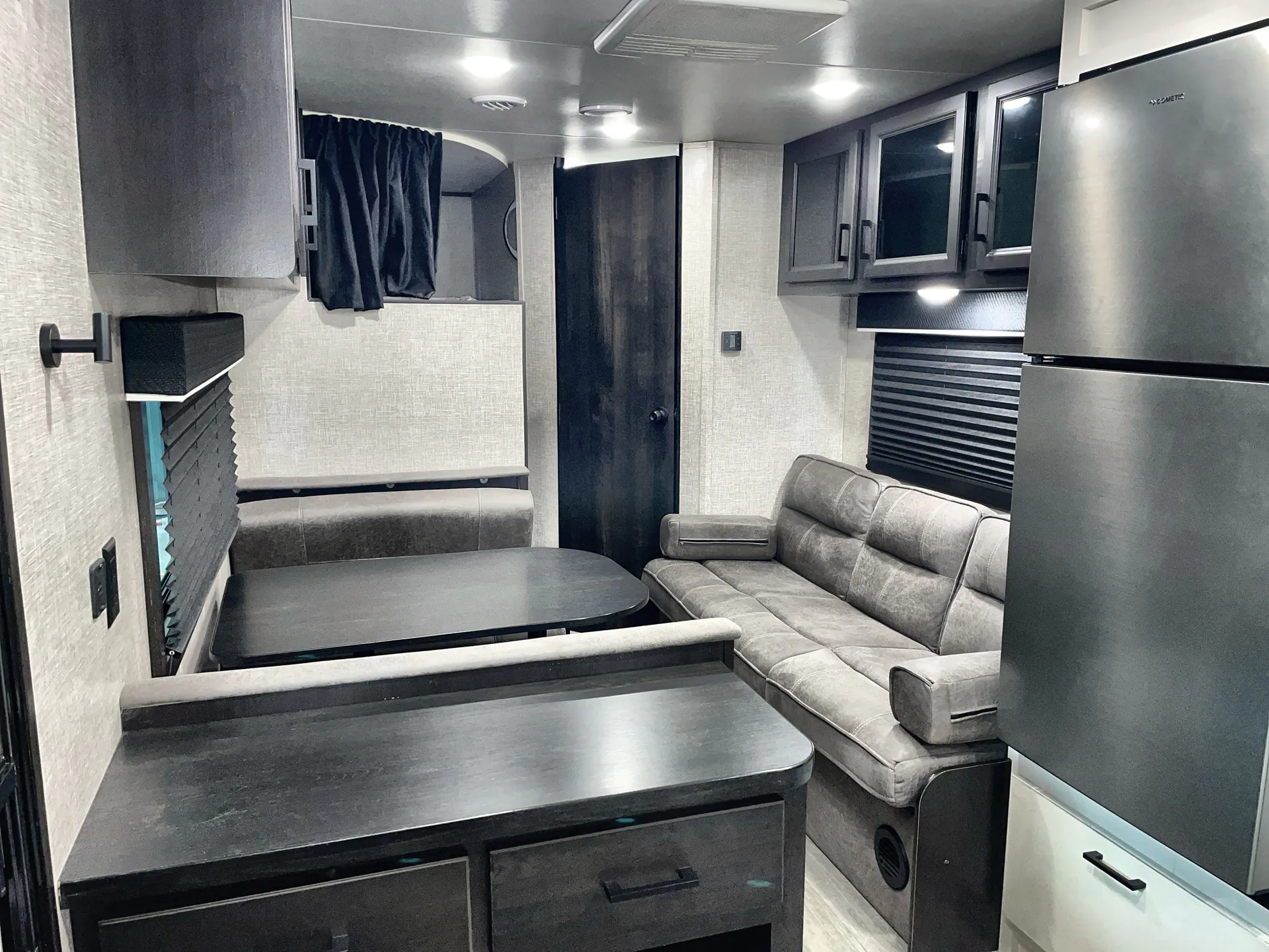 2023 Jayco Jay Flight 274BH — living area main