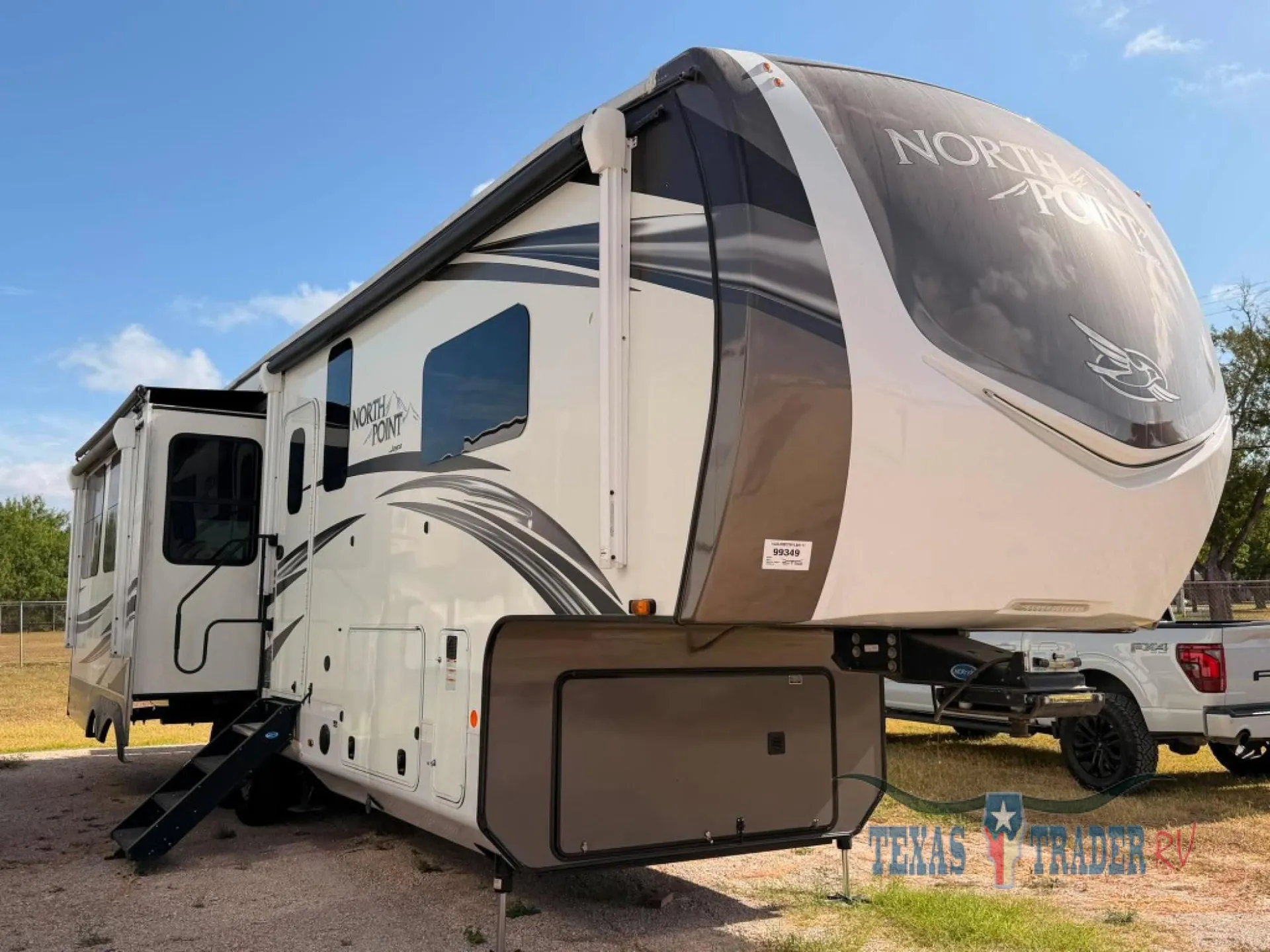 2021 Jayco North Point 310RLTS - Photo 2