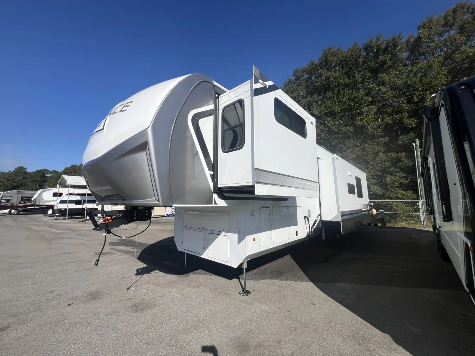 2026 Alliance Rv Paradigm 388SP - Photo 4