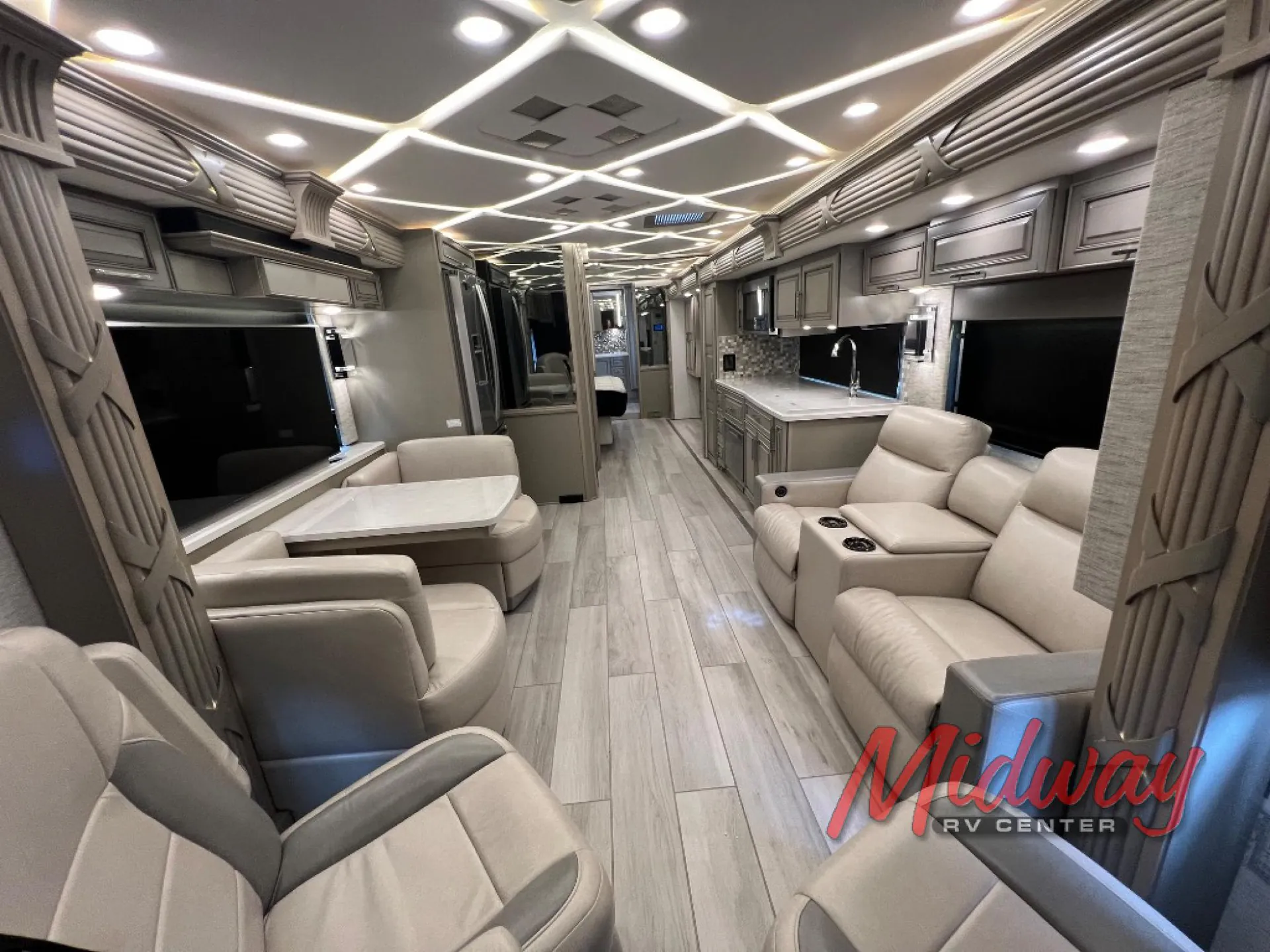 2024 Newmar Mountain Aire 3825 - Photo 4