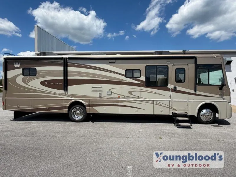 2012 Winnebago Sightseer 36V - Photo 2