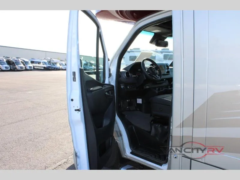 2025 Renegade RV Vienna 25DLC - Photo 4