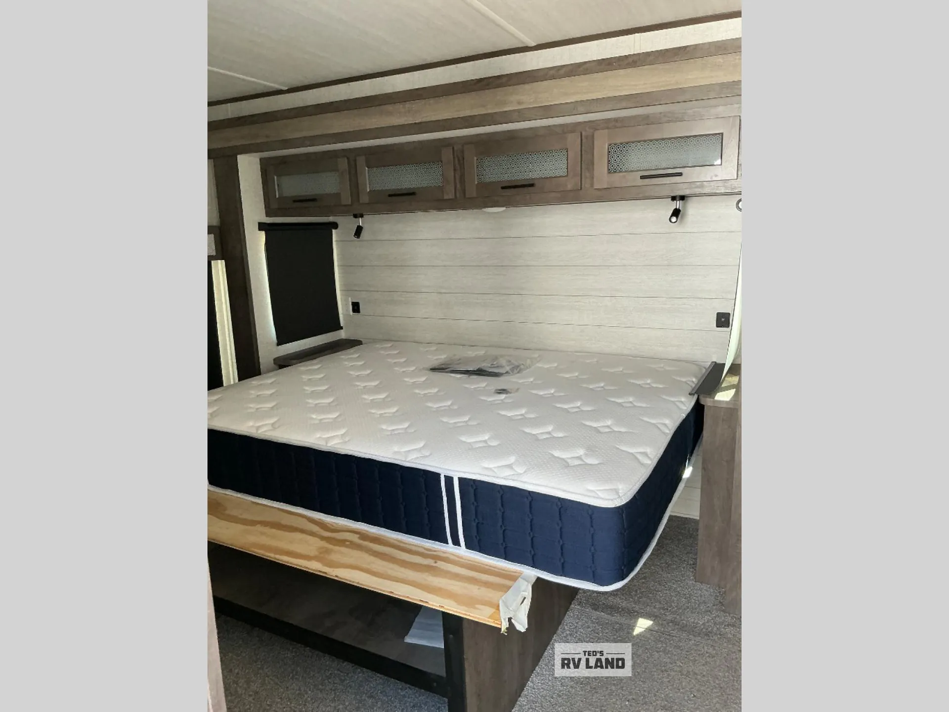 2020 Forest River Wildwood DLX 353FLFB — Photo 5