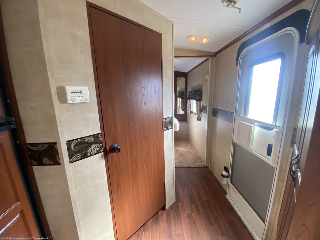 2012 Keystone Outback 298RE, Photos photo 24