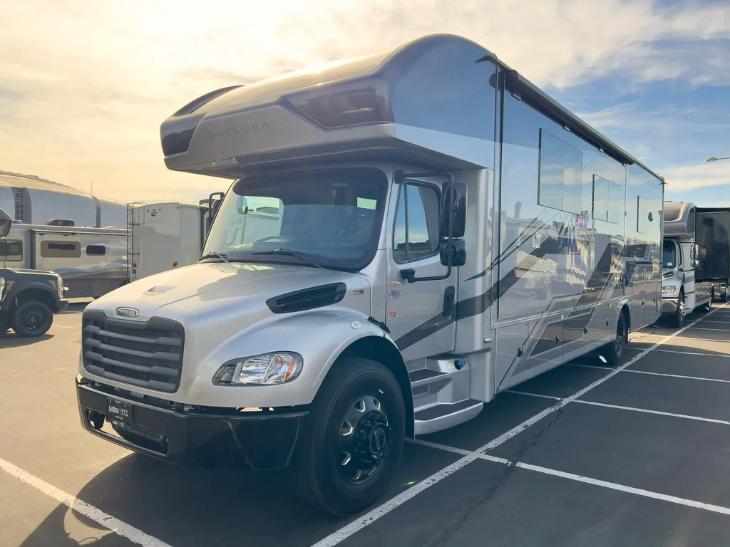 2026 Entegra Coach Accolade 37K, Photos photo 40
