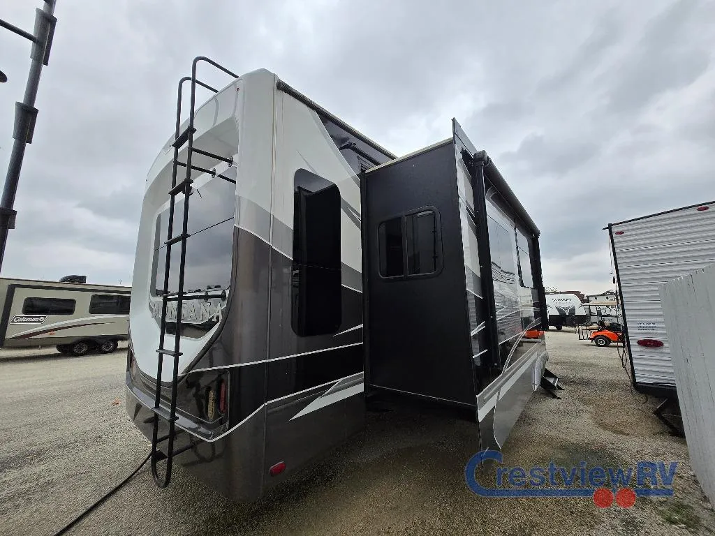2020 Keystone Montana 3720RL - Photo 3