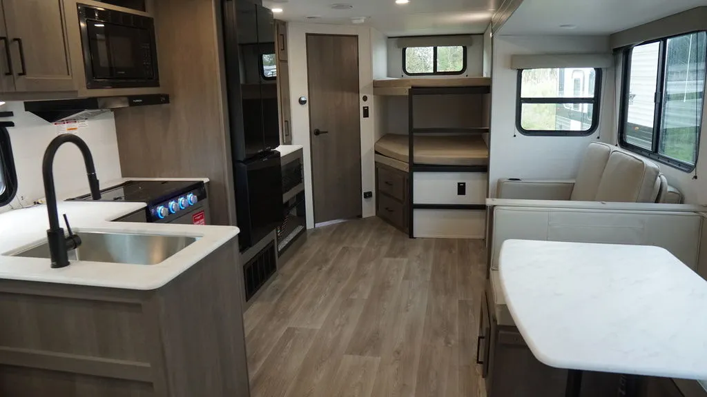 2025 Grand Design Transcend 27DBX - Photo 3