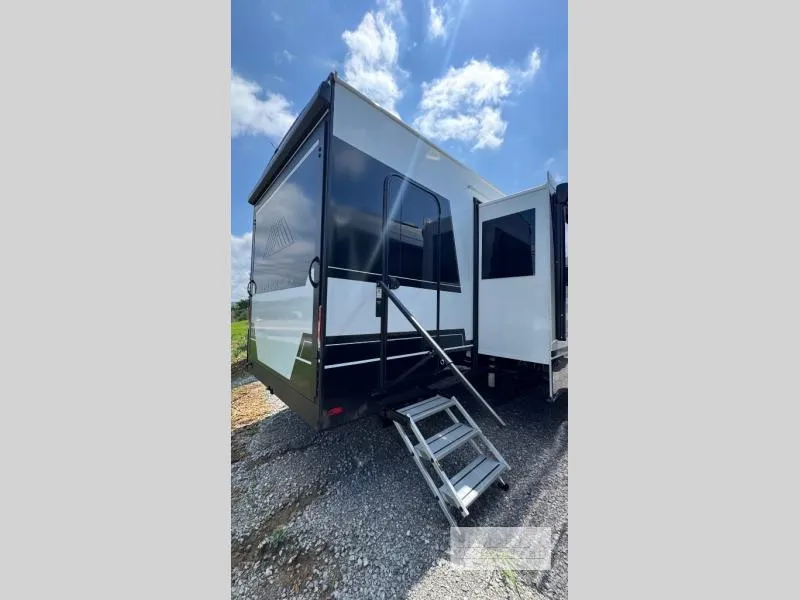 2027 Brinkley Model Z 3420 - Photo 4