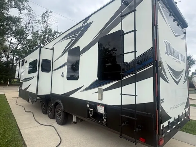 2018 Grand Design Momentum M-Class 394M - Photo 2