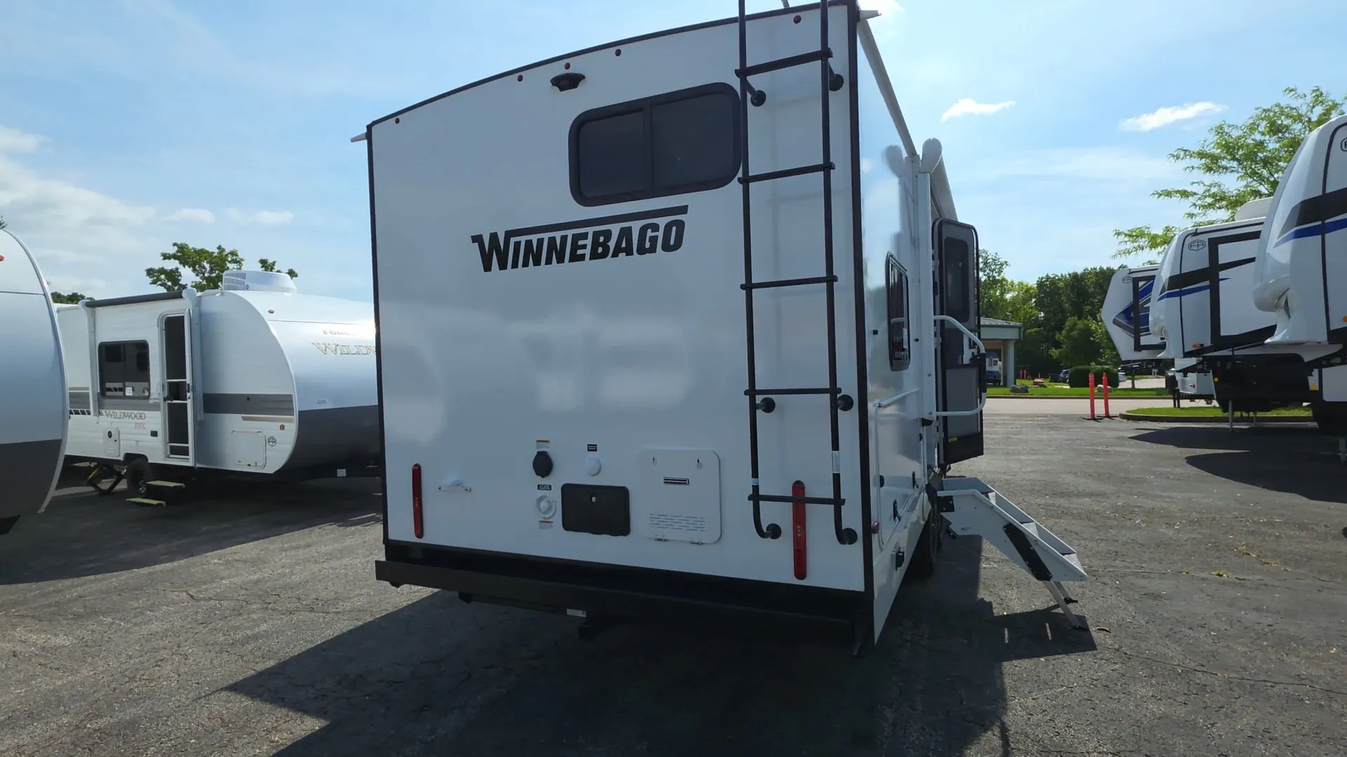 2026 Winnebago Thrive 28BHS - Photo 4