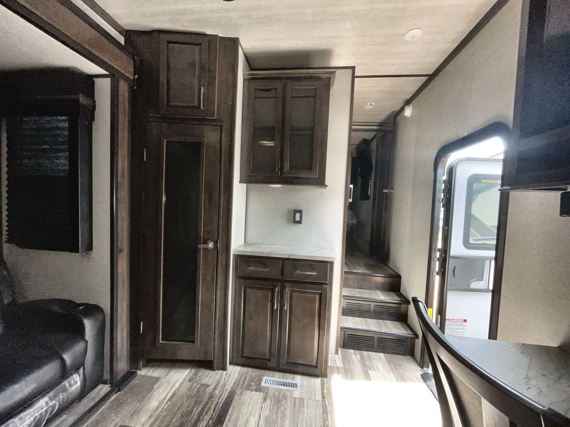 2021 Dutchmen Voltage Triton 3521 - Photo 3