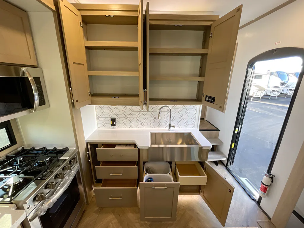 2026 Keystone Raptor 441, Photos photo 12