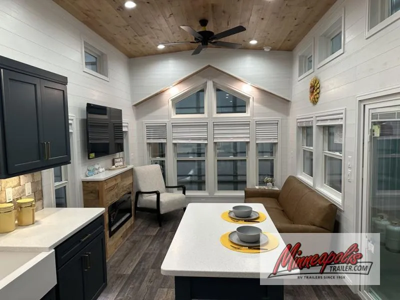 2026 Elevation 7 Series 7-121 - Photo 4
