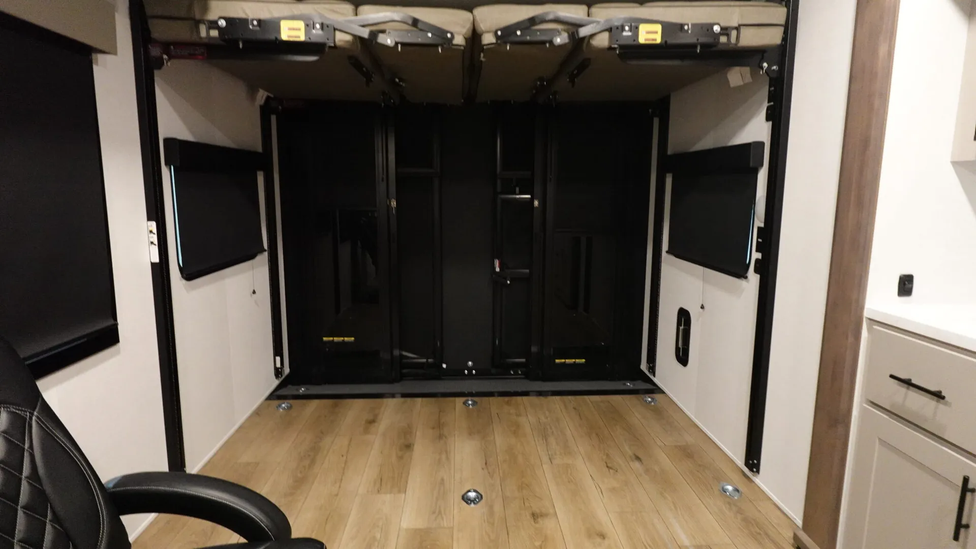 2026 Alliance RV Valor 27T14 - Photo 3