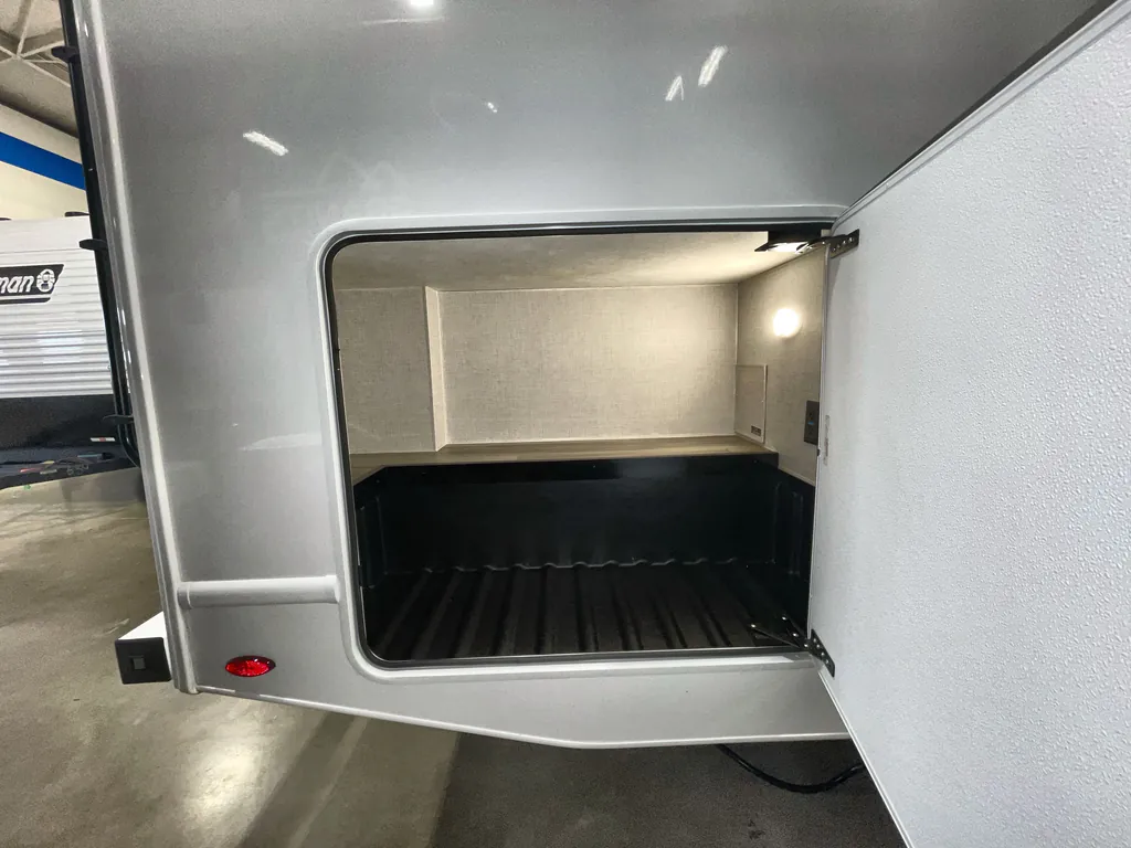 2027 Thor Motor Coach Freedom Elite 31FE, Photos photo 2