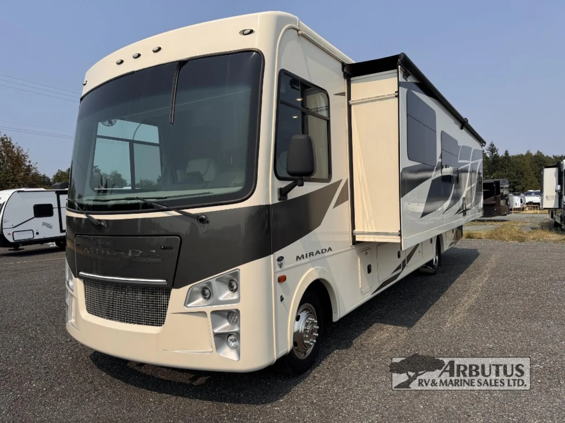 2022 Coachmen Mirada 32LS - Photo 4