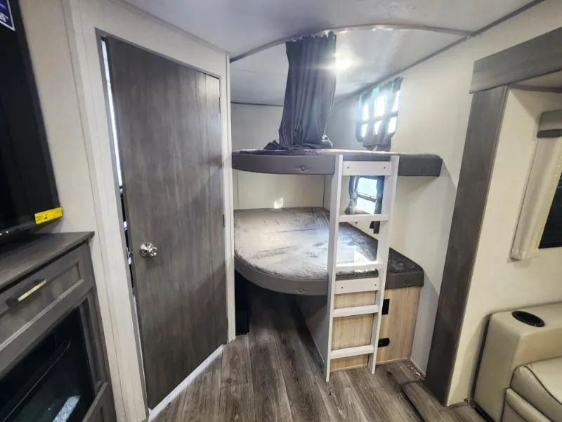 2026 Coachmen Catalina Legacy Edition 273DBHCK, Photos photo 28