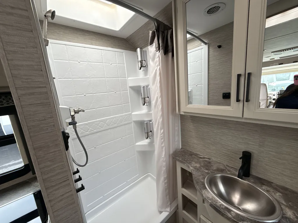 2023 Thor Motor Coach Vegas 24.3, Photos photo 19