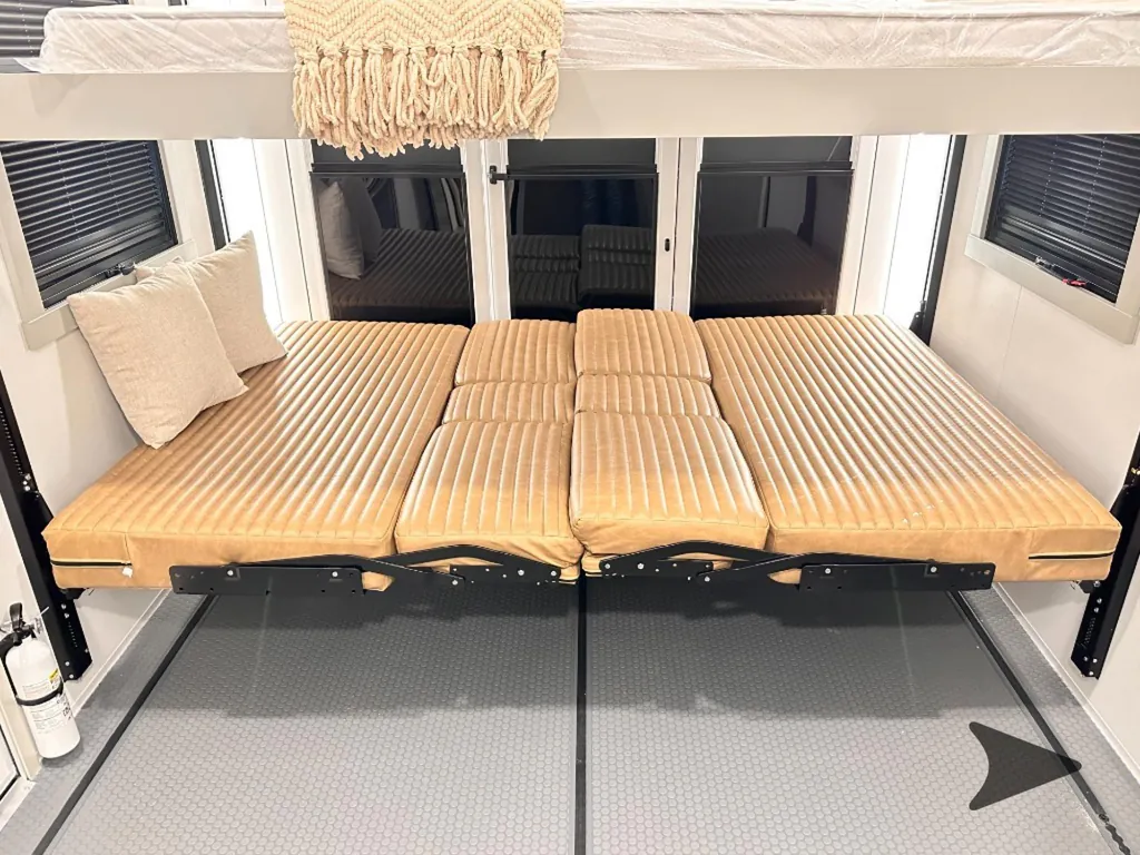 2026 Brinkley Model G 4100, Photos photo 117