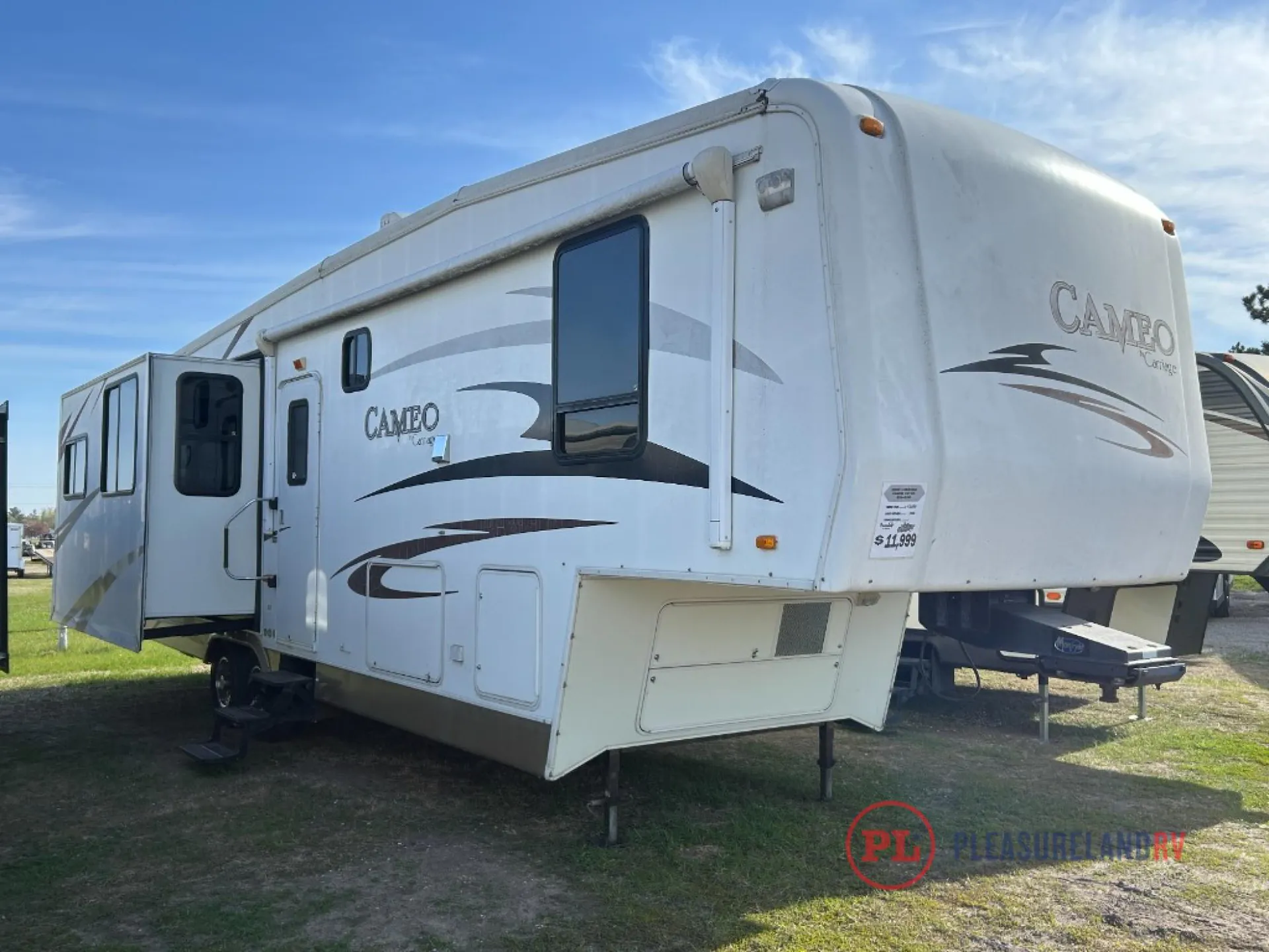 2008 Carriage Cameo 35FD3 - Photo 2