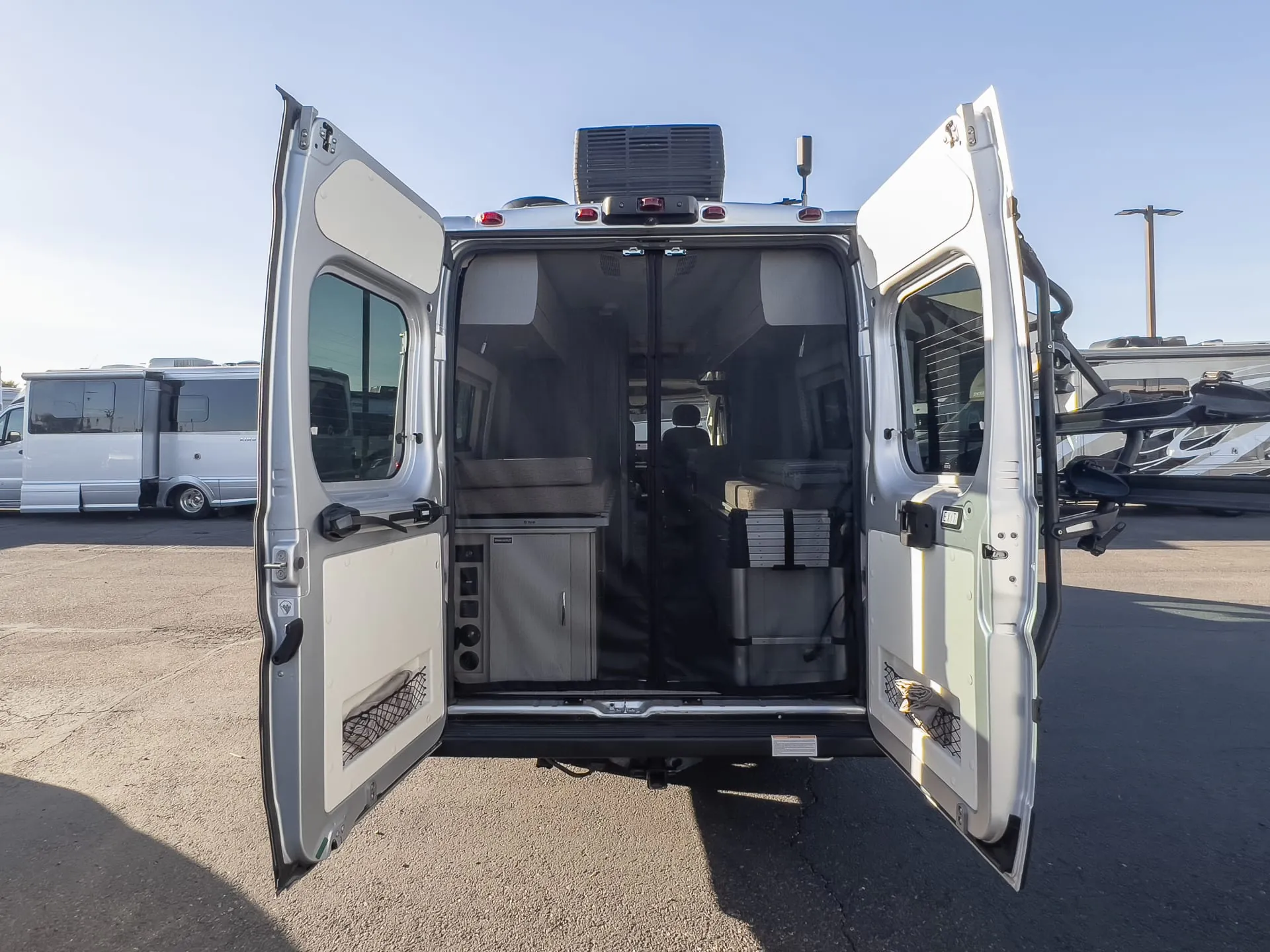 2023 Thor Motor Coach Tellaro 20A - Photo 3