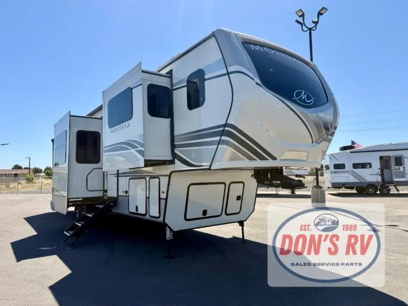2023 Keystone Montana 3941FO - Photo 4