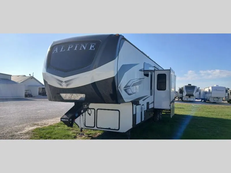 2022 Keystone Alpine 3790FK - Photo 4
