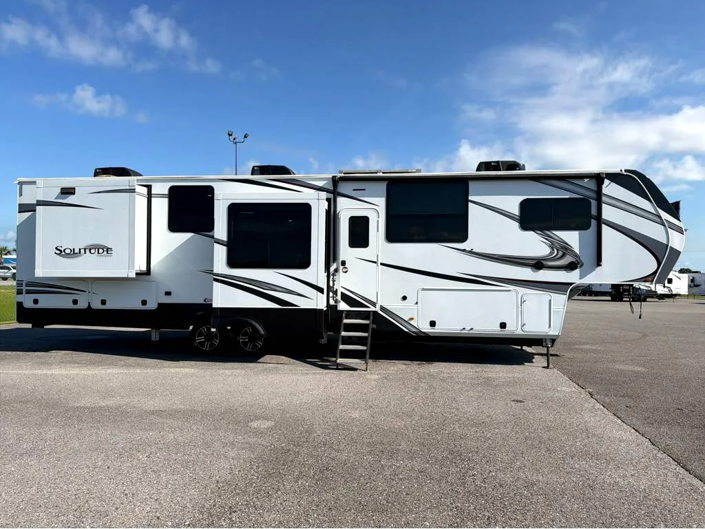 2022 Grand Design Solitude 390RK - Photo 3