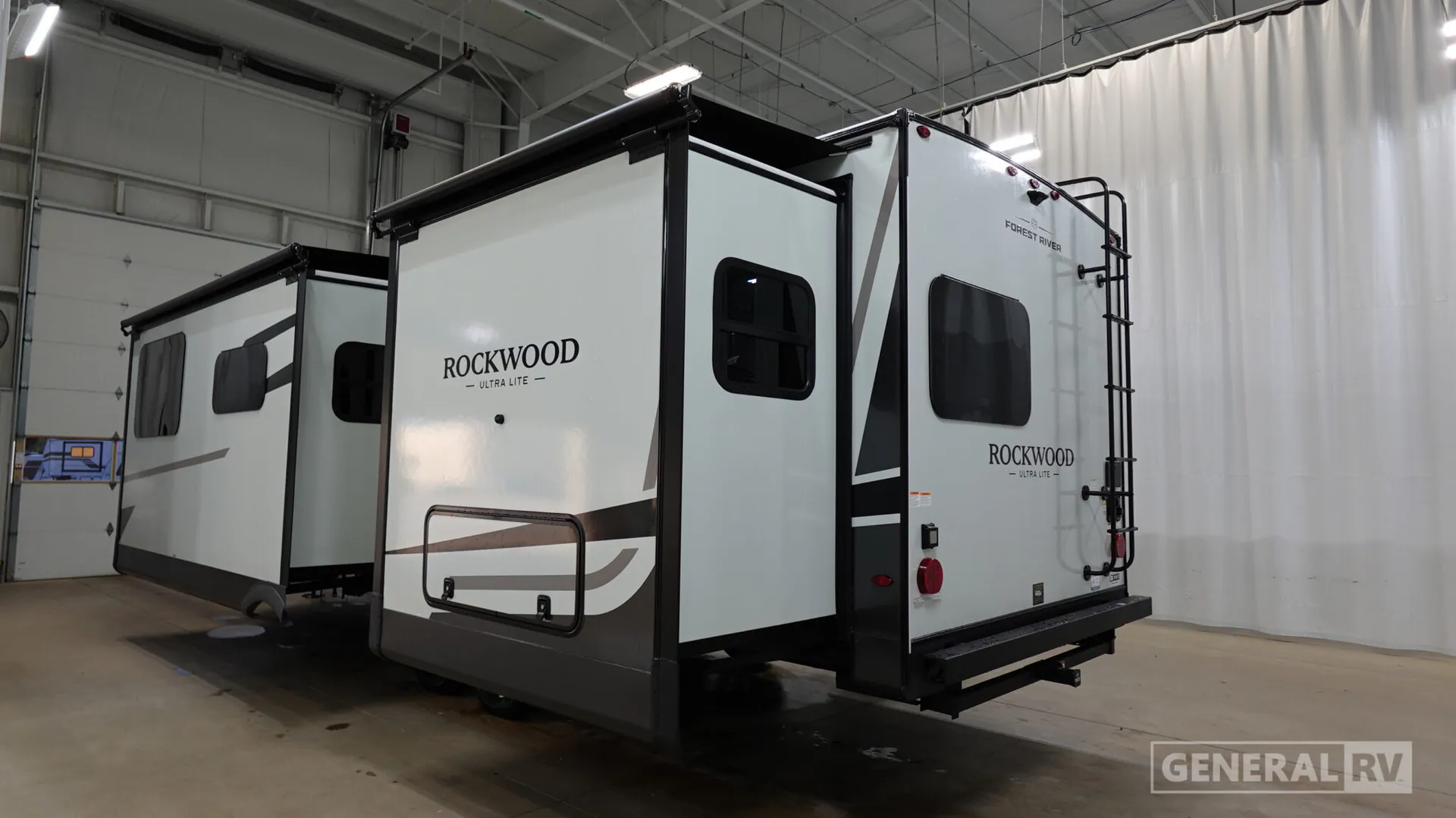 2027 Forest River Rockwood Ultra Lite 2608BS - Photo 4