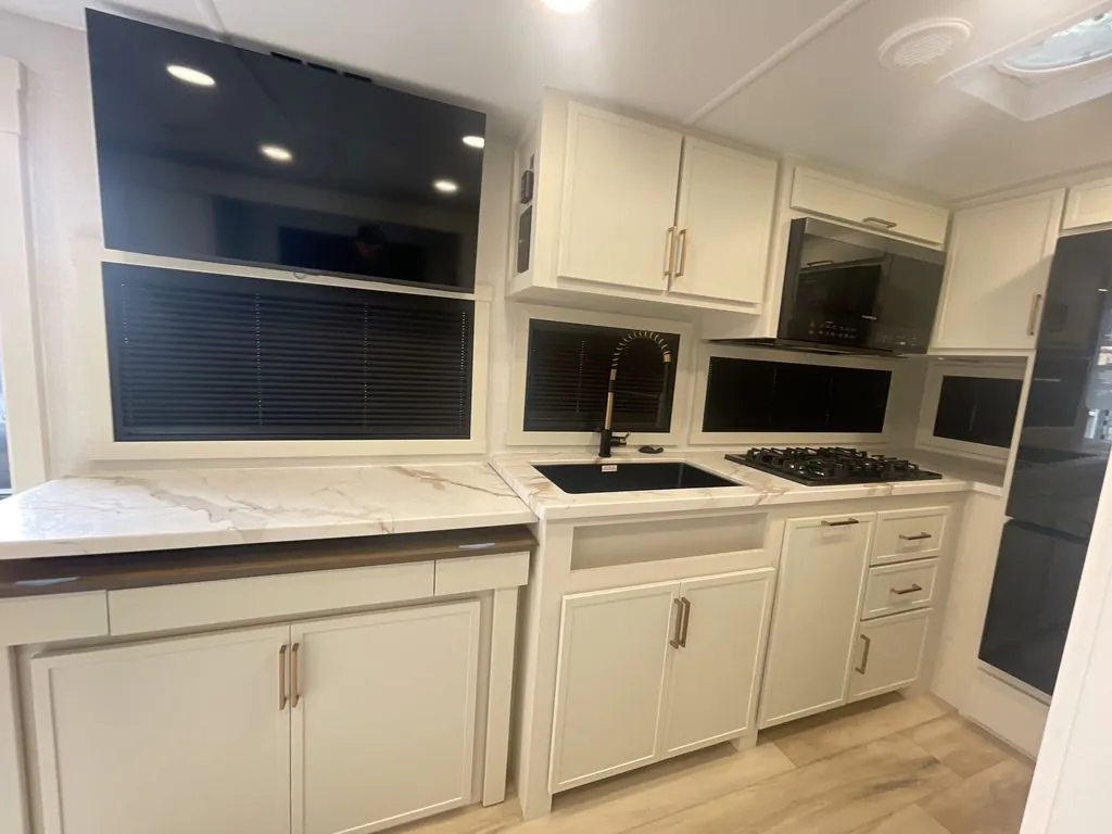 2026 Brinkley Model Ix 20X, Photos photo 14