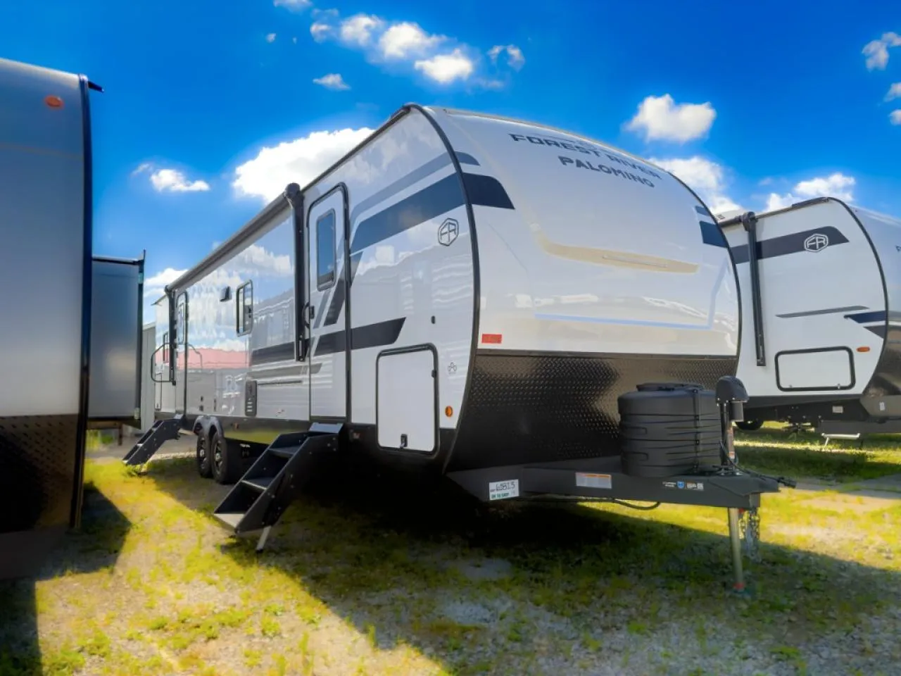 2027 Forest River Solaire 3150TBSS - Photo 4
