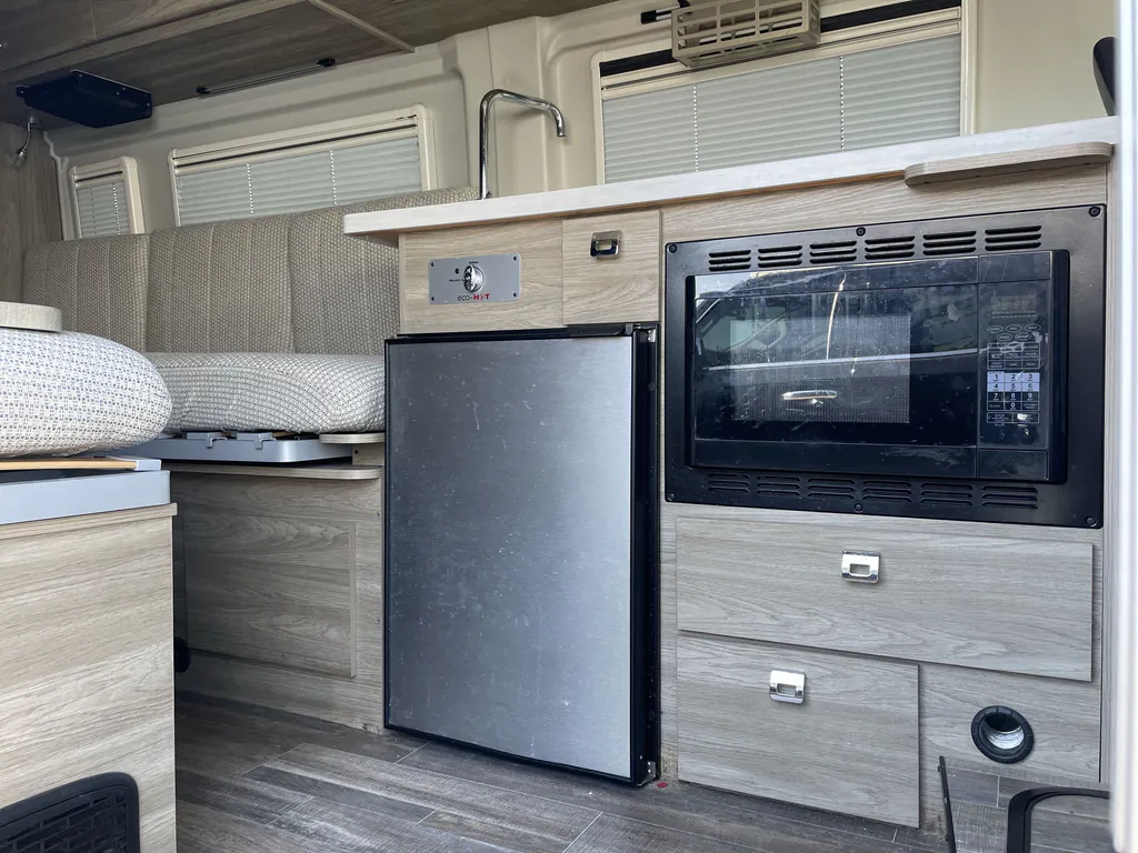 2024 Winnebago Travato 59KL, Photos photo 8