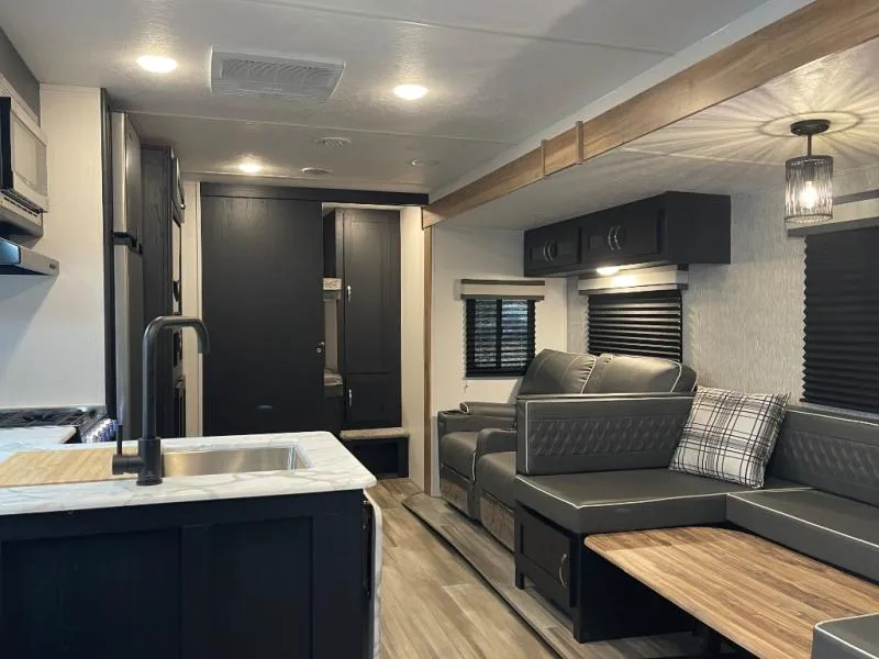 2023 Coachmen Freedom Express Ultra Lite 294BHDS - Photo 3