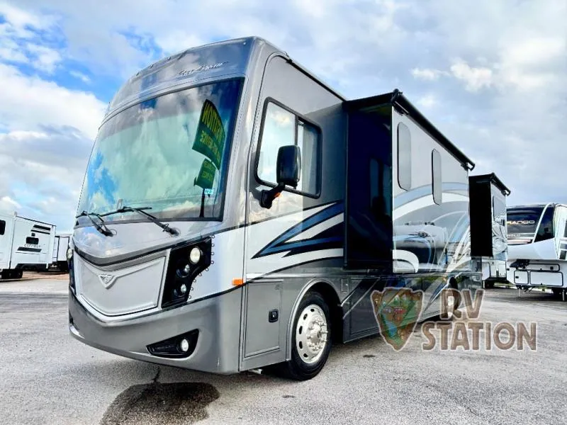 2023 Fleetwood Pace Arrow 33D - Photo 3