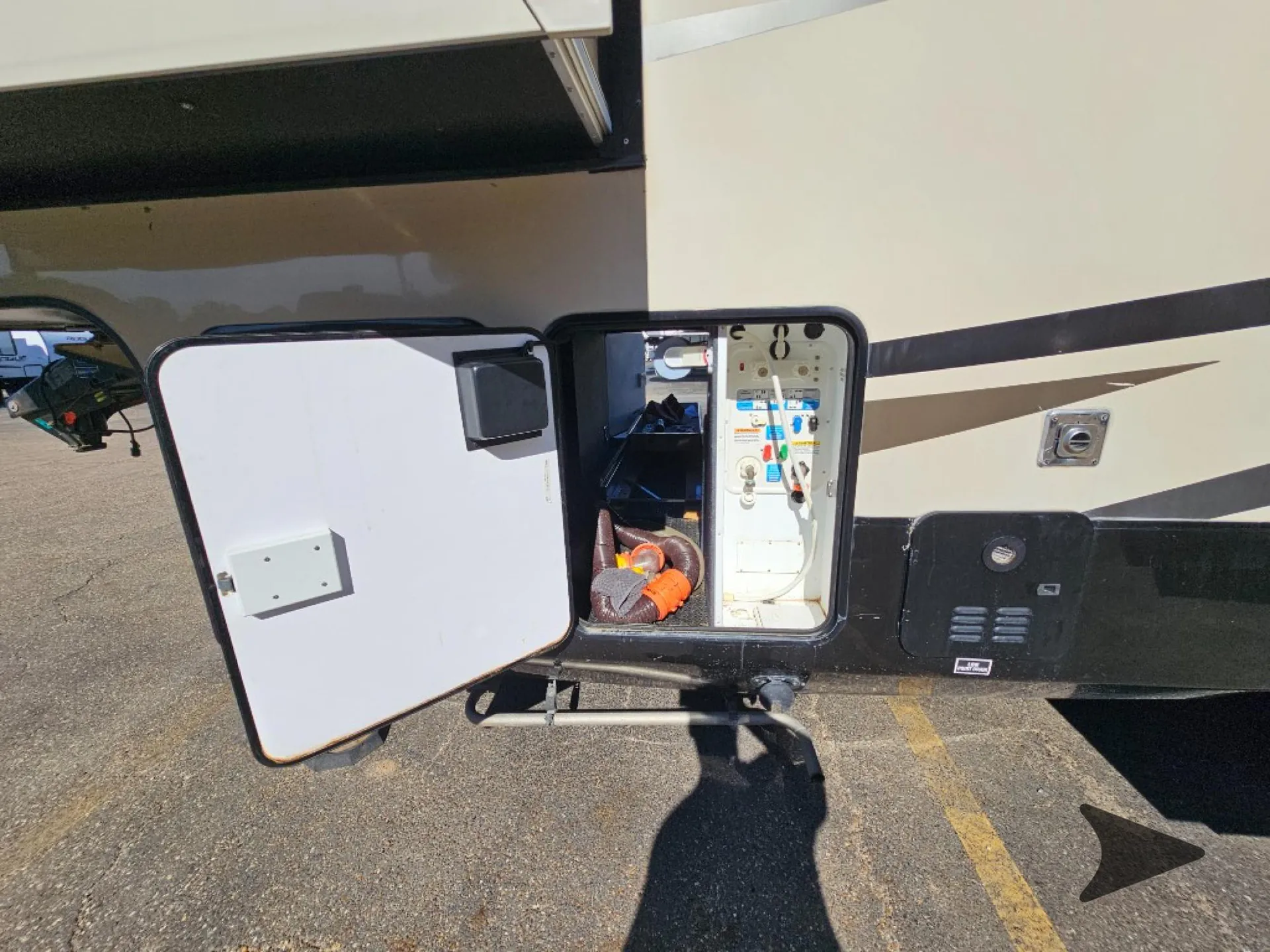 2017 Jayco Pinnacle 38FLSA - Photo 3