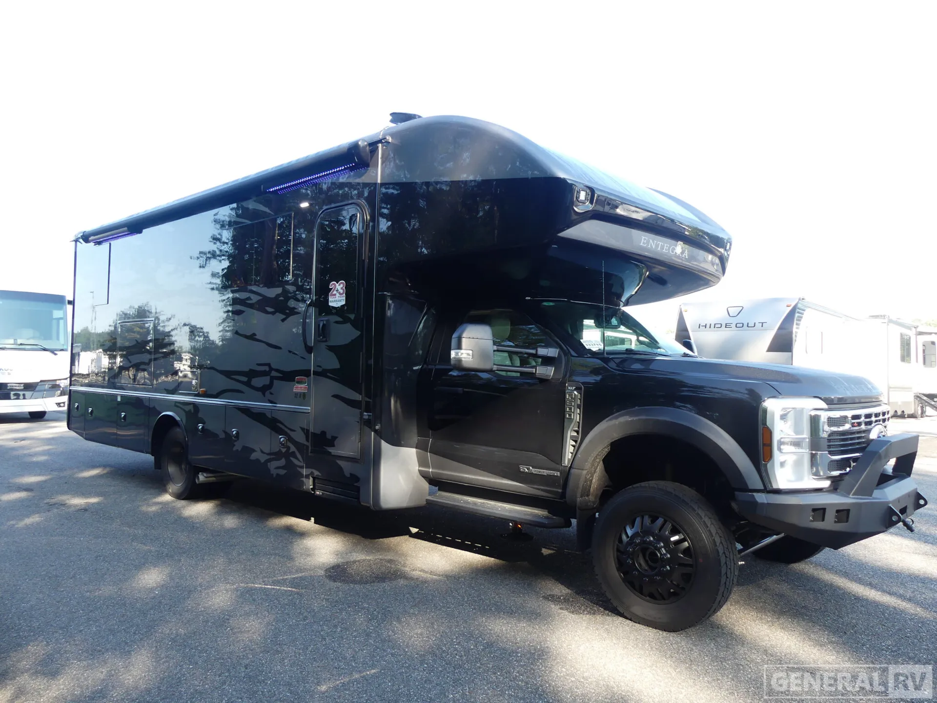 2026 Entegra Coach Accolade XT 32U - Photo 2