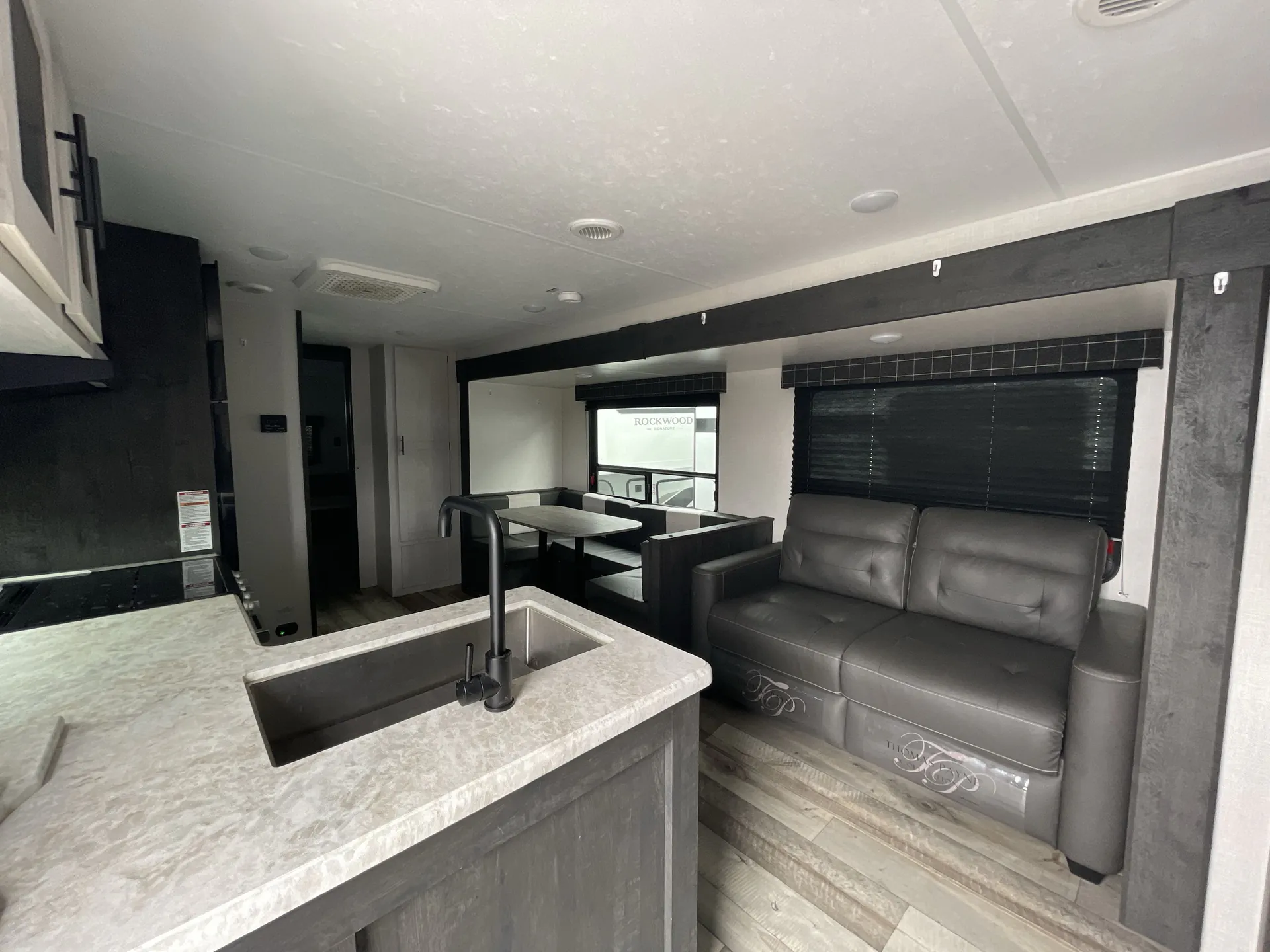2023 K-Z Rv Sportsmen Se 332BHKSE — living area main