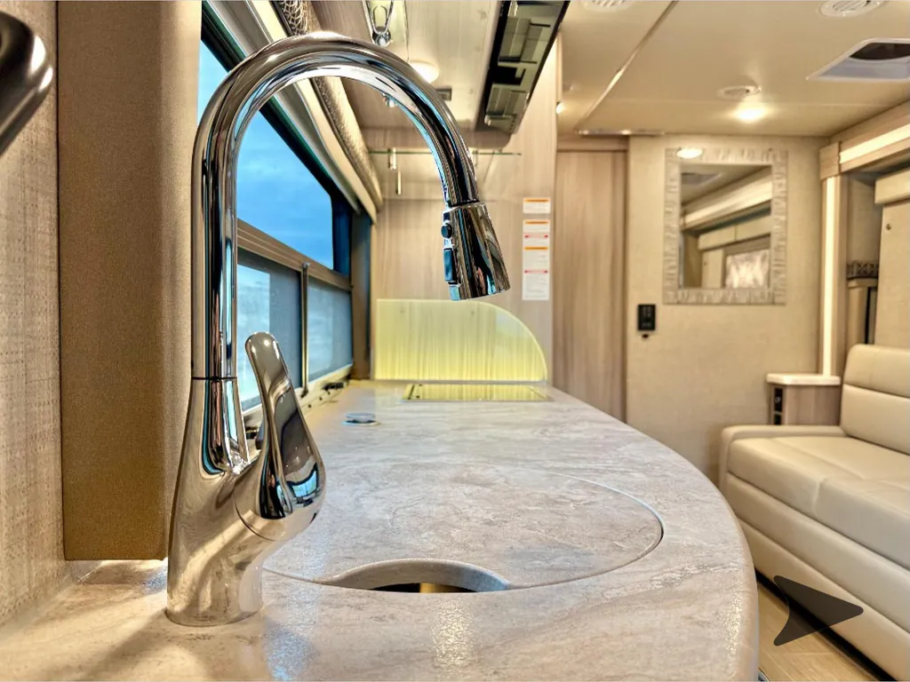 2022 Thor Motor Coach Tiburon 24FB, Photos photo 28