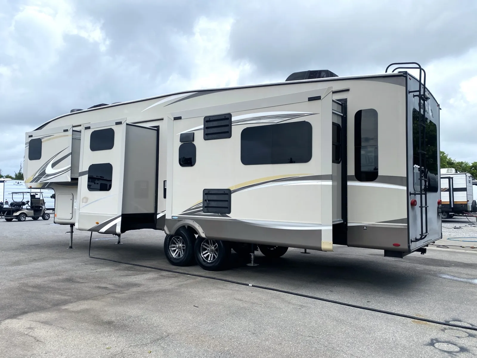 2020 Jayco Eagle 30.5MBOK - Photo 2