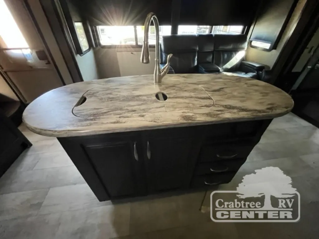 2015 Grand Design Momentum 380TH, Photos photo 9